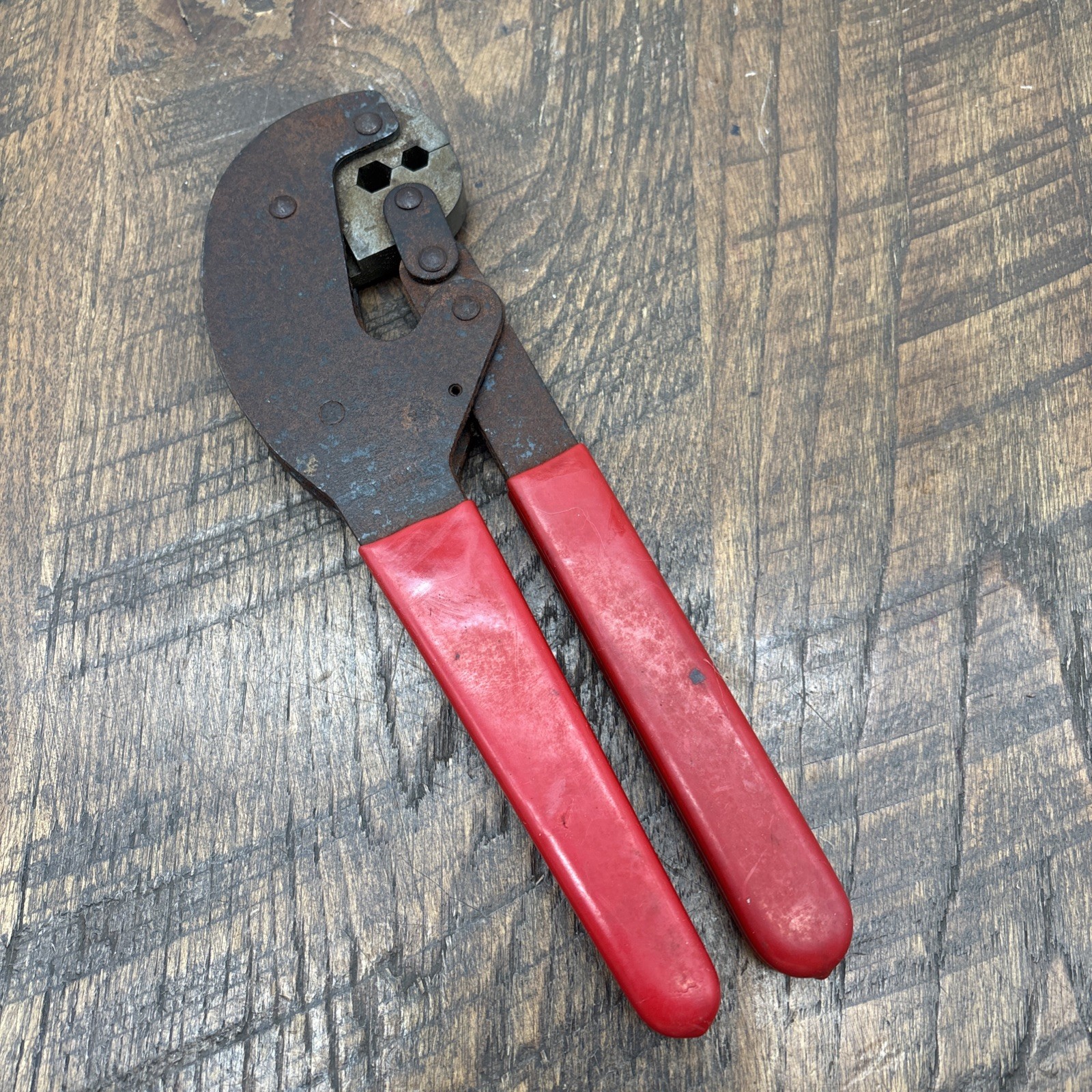 Unbranded Generic 9″ Coax cable crimper Pliers, w/ Red Grips Made In Taiwan