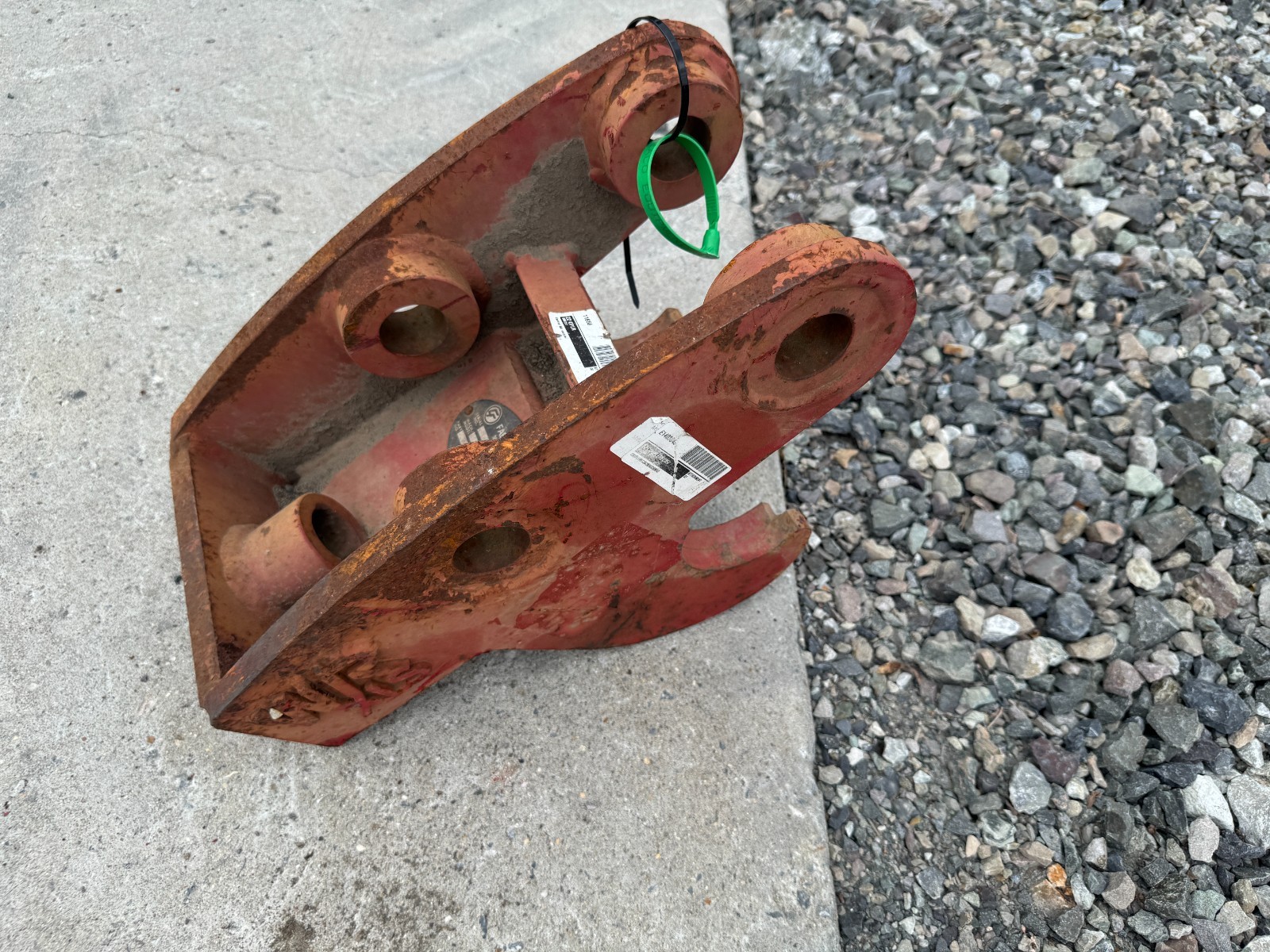 TAG Style COUPLER, 40 mm Pins, CASE, CATERPILLAR, DEERE, HITACHI, HYUNDAI