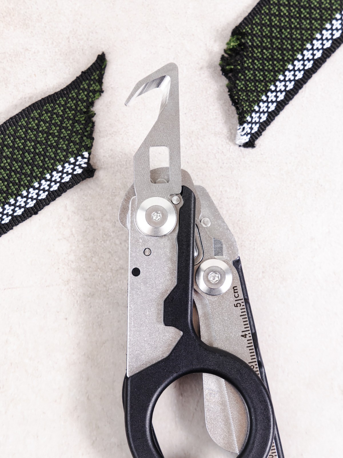 Trauma Shears with Holster – Foldable EMS Trauma Shears for EMTs, Nurses